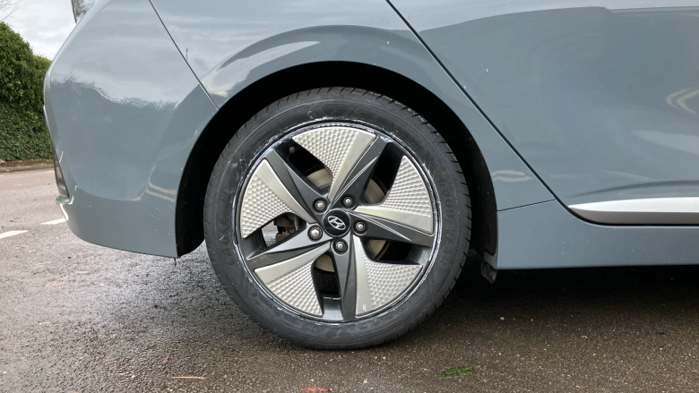 Hyundai IONIQ 1.6 GDi Hybrid Premium SE 5dr DCT Hybrid Hatchback